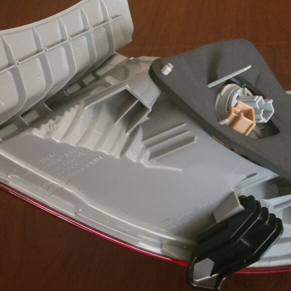 Tail Light Taillamp Left Rear Driver Side LH For 2007 2008 2009 Toyota Camry - Picture 4 of 10